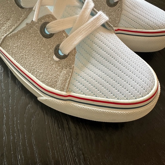 Blowfish Malibu sneakers  NWOT - Picture 6 of 11